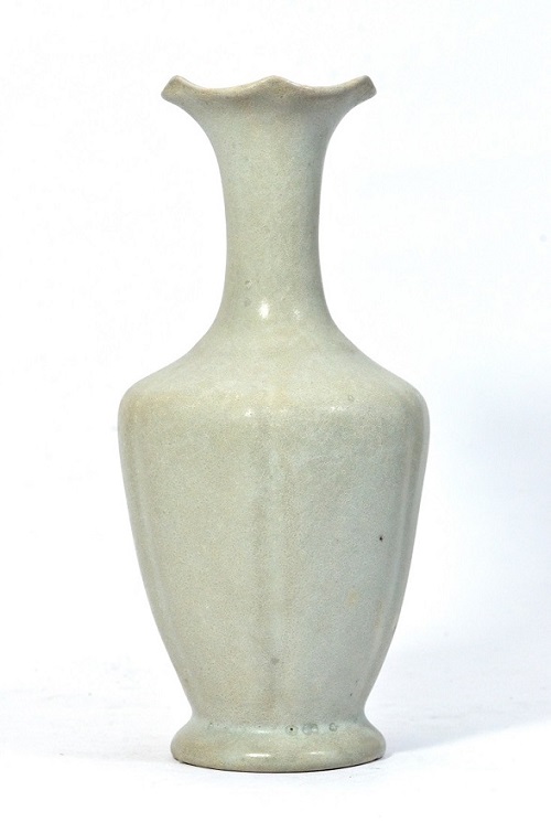 A Rare White Vase, Song Dynasty